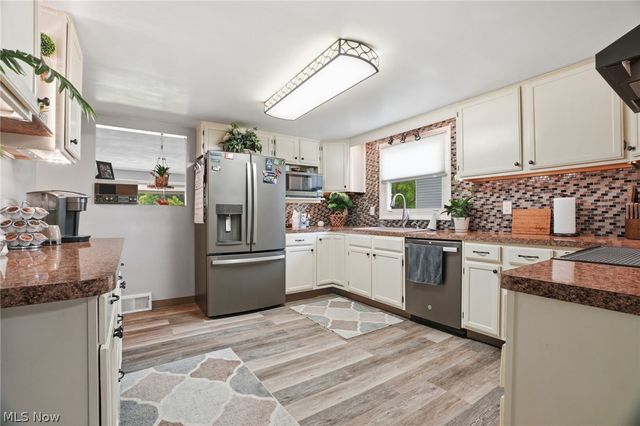 12570 Jackson Drive, Burton, OH 44021