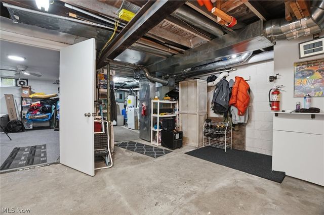12570 Jackson Drive, Burton, OH 44021
