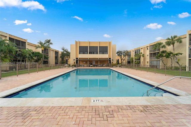 8415 SW 107th Ave 323W, Miami, FL 33173