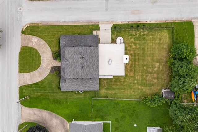 212 NW G Street, Bentonville, AR 72712