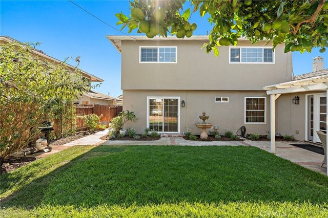 21612 Polynesian Lane, Huntington Beach, CA 92646