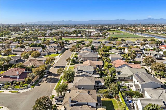 21612 Polynesian Lane, Huntington Beach, CA 92646