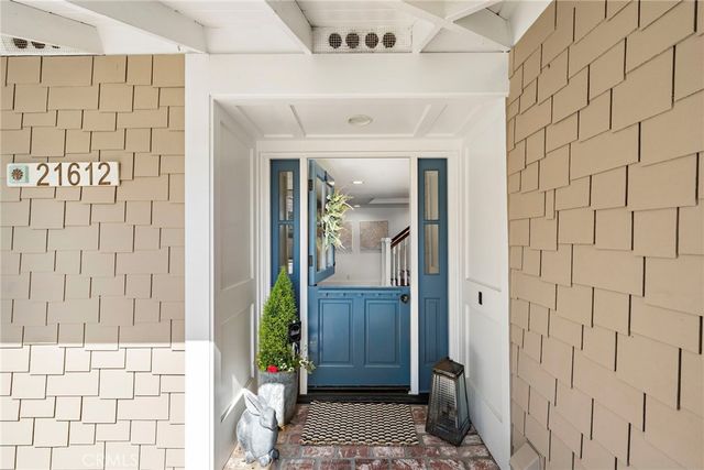 21612 Polynesian Lane, Huntington Beach, CA 92646