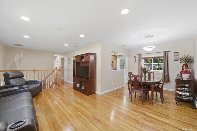 264 Buttonwood Avenue, Cortlandt Manor, NY 10567