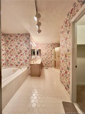 2432 LULL WATER Drive, Fayetteville, NC 28306