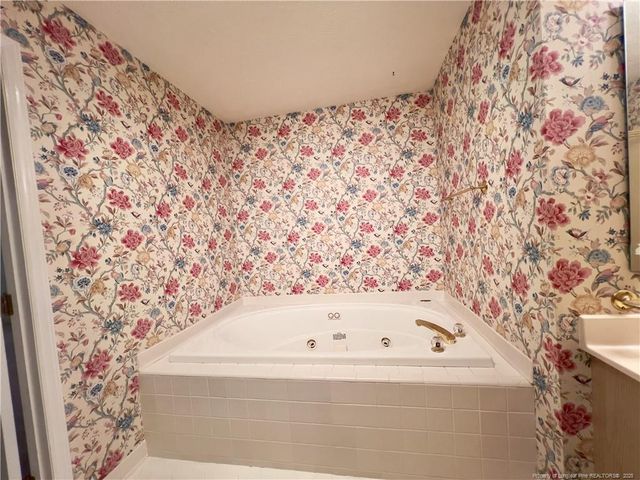 2432 LULL WATER Drive, Fayetteville, NC 28306