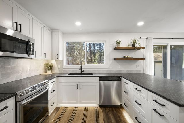 18949 Baker Road, Bend, OR 97702