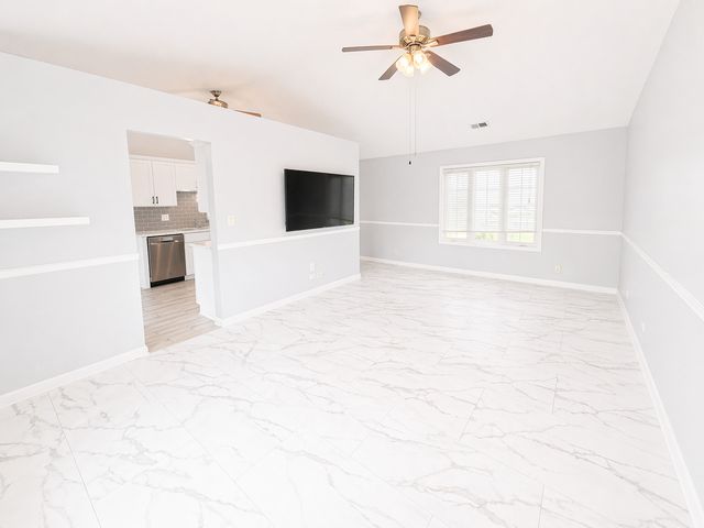 828 Huron Court, Carol Stream, IL 60188
