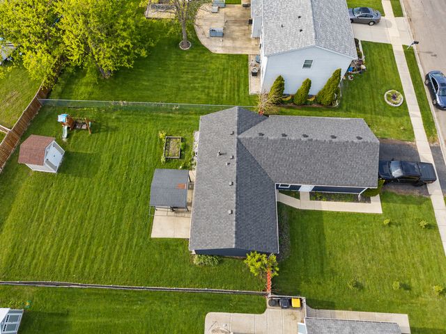 828 Huron Court, Carol Stream, IL 60188