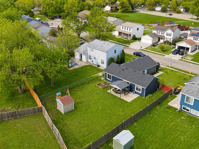 828 Huron Court, Carol Stream, IL 60188