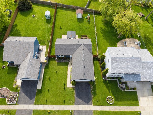 828 Huron Court, Carol Stream, IL 60188