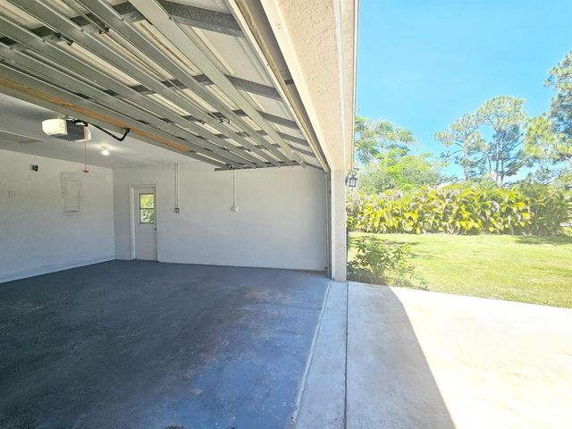 13588 74th Street N, West Palm Beach, FL 33412