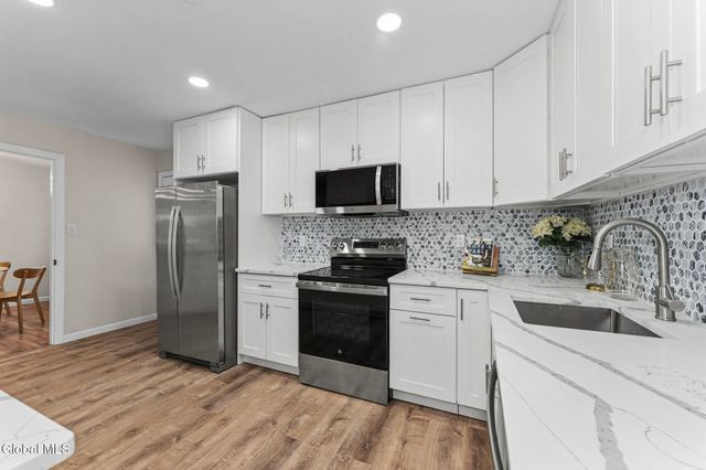 189 Sunnyside Road, Schenectady, NY 12302