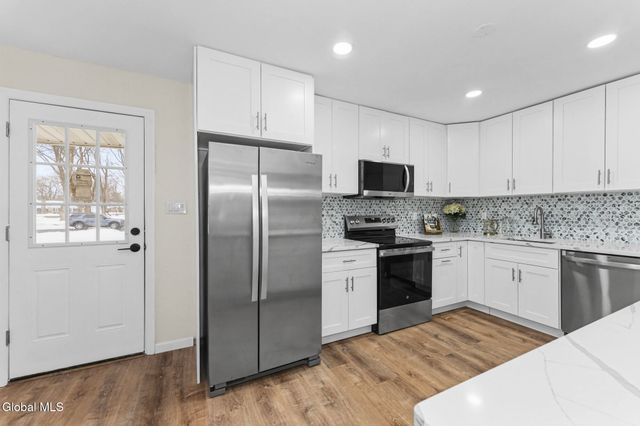 189 Sunnyside Road, Schenectady, NY 12302