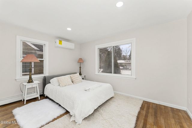 189 Sunnyside Road, Schenectady, NY 12302