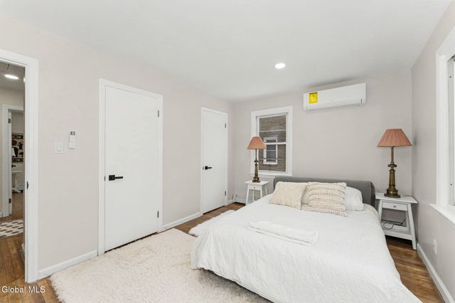 189 Sunnyside Road, Schenectady, NY 12302