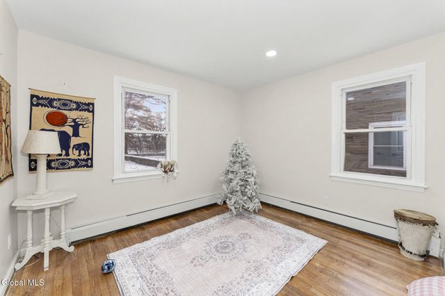 189 Sunnyside Road, Schenectady, NY 12302