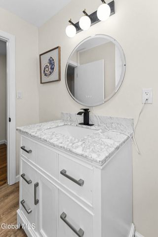 189 Sunnyside Road, Schenectady, NY 12302