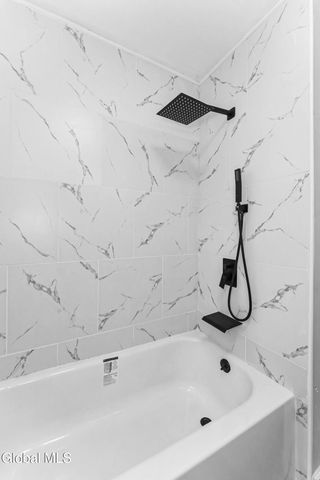 189 Sunnyside Road, Schenectady, NY 12302