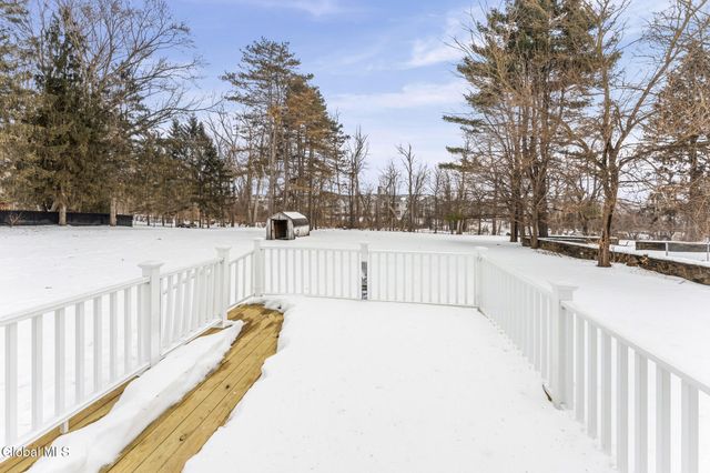 189 Sunnyside Road, Schenectady, NY 12302