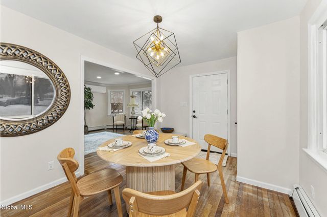 189 Sunnyside Road, Schenectady, NY 12302