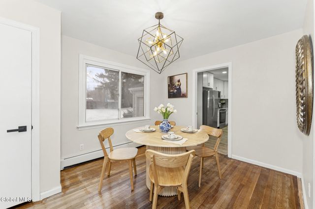 189 Sunnyside Road, Schenectady, NY 12302