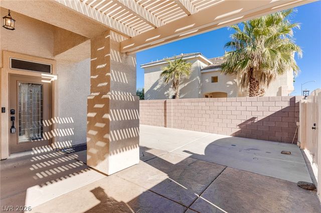 860 Viento Del Montagna Avenue, Henderson, NV 89012