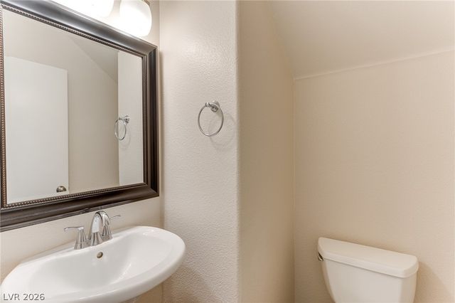 860 Viento Del Montagna Avenue, Henderson, NV 89012