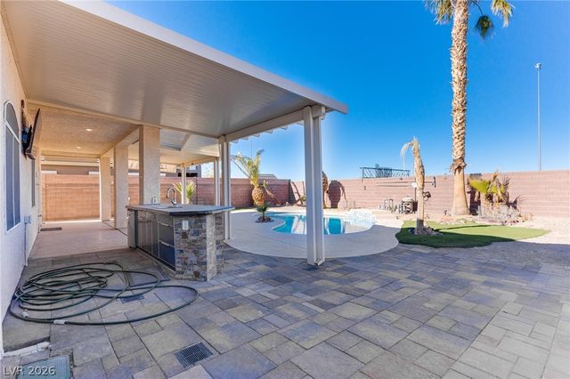 860 Viento Del Montagna Avenue, Henderson, NV 89012