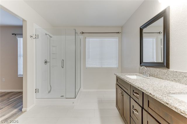 860 Viento Del Montagna Avenue, Henderson, NV 89012