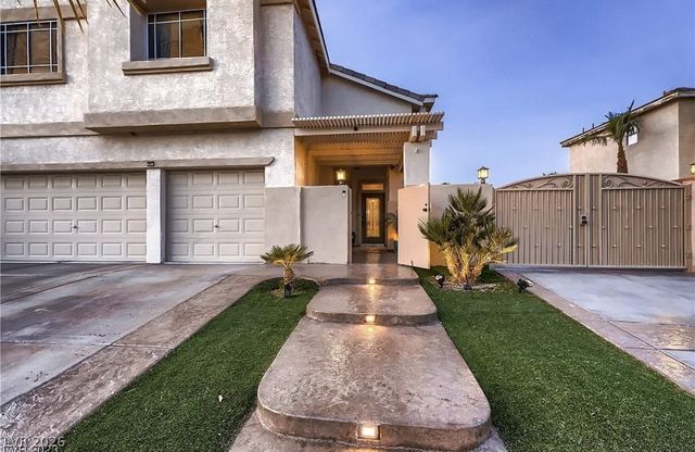 860 Viento Del Montagna Avenue, Henderson, NV 89012
