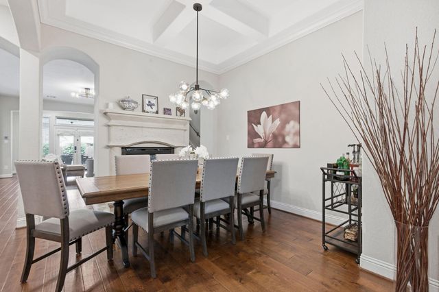 127 Lindenberry Circle, The Woodlands, TX 77389