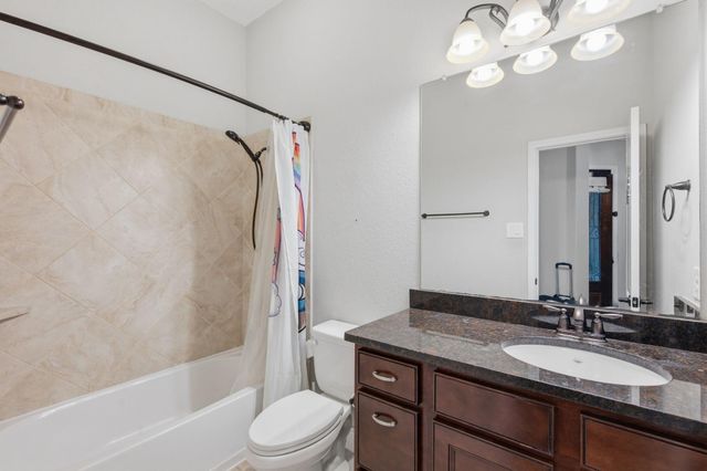127 Lindenberry Circle, The Woodlands, TX 77389
