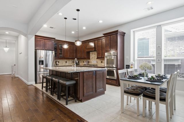 127 Lindenberry Circle, The Woodlands, TX 77389