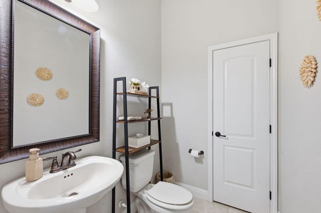 127 Lindenberry Circle, The Woodlands, TX 77389