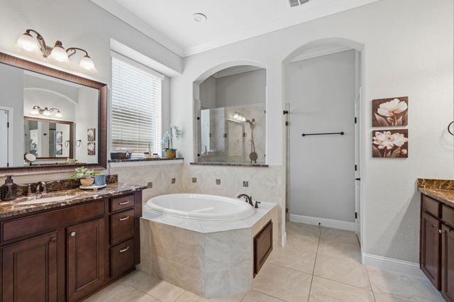 127 Lindenberry Circle, The Woodlands, TX 77389