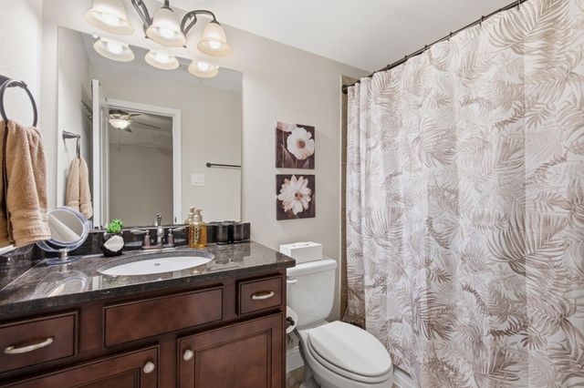 127 Lindenberry Circle, The Woodlands, TX 77389