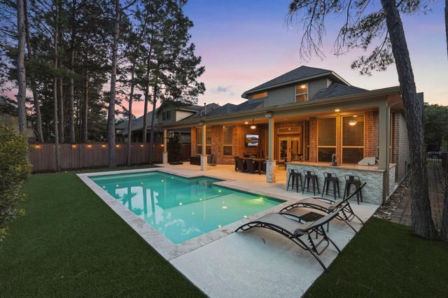127 Lindenberry Circle, The Woodlands, TX 77389