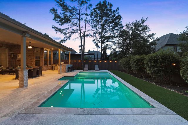 127 Lindenberry Circle, The Woodlands, TX 77389