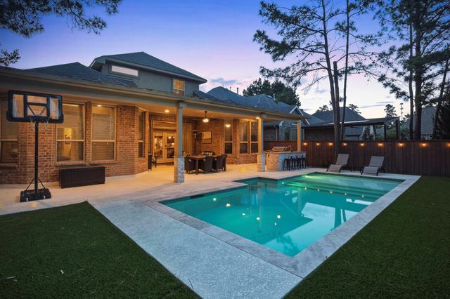 127 Lindenberry Circle, The Woodlands, TX 77389