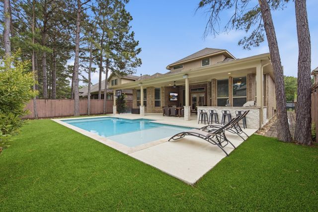 127 Lindenberry Circle, The Woodlands, TX 77389
