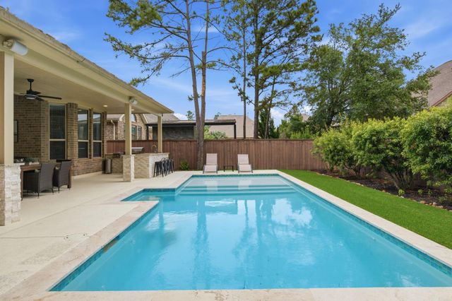 127 Lindenberry Circle, The Woodlands, TX 77389