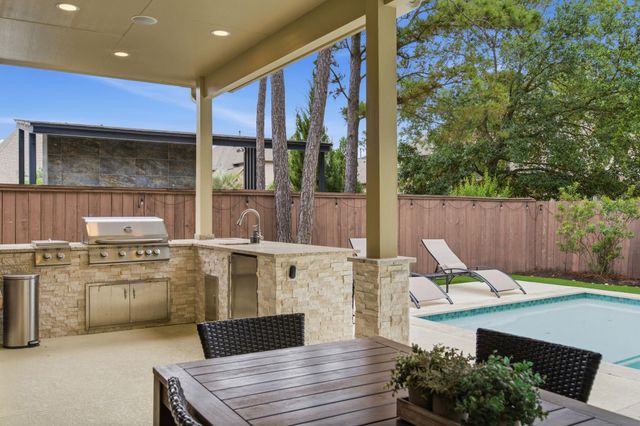 127 Lindenberry Circle, The Woodlands, TX 77389