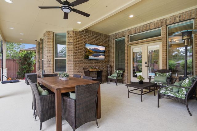 127 Lindenberry Circle, The Woodlands, TX 77389