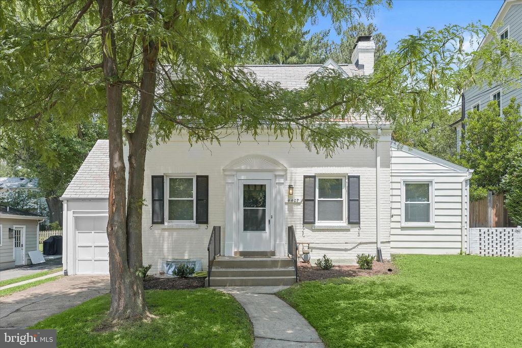 Image 1 of property listing at 4407 HIGHLAND AVE, Bethesda, MD 20814