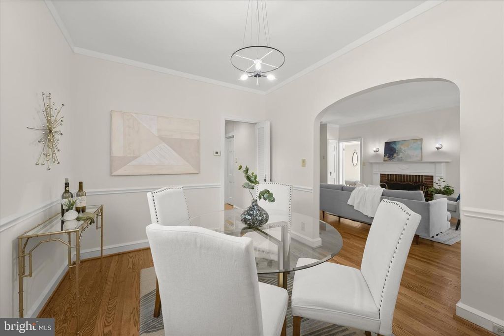 Image 10 of property listing at 4407 HIGHLAND AVE, Bethesda, MD 20814
