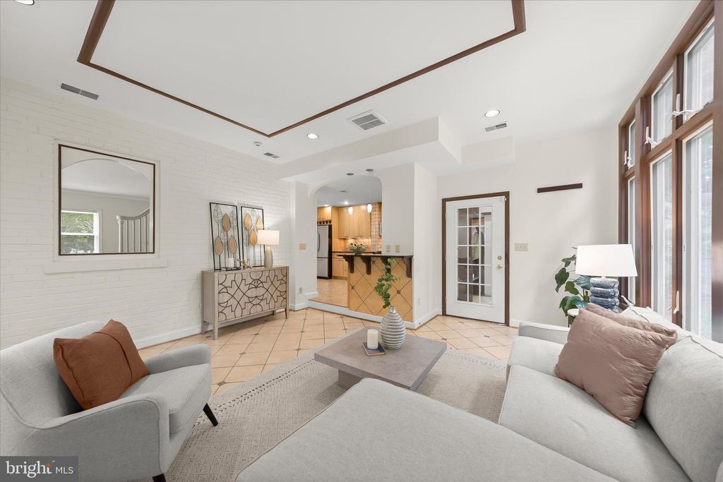 Image 17 of property listing at 4407 HIGHLAND AVE, Bethesda, MD 20814