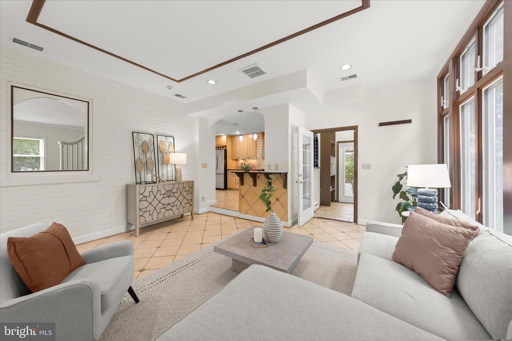 Image 18 of property listing at 4407 HIGHLAND AVE, Bethesda, MD 20814
