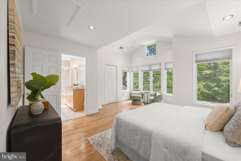 Image 32 of property listing at 4407 HIGHLAND AVE, Bethesda, MD 20814