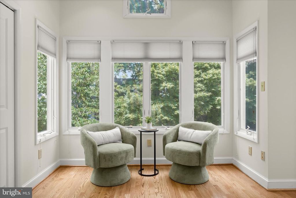 Image 34 of property listing at 4407 HIGHLAND AVE, Bethesda, MD 20814